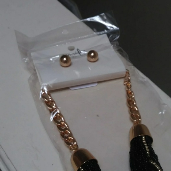 Bead Thread Necklace Set - Picture 4 of 4